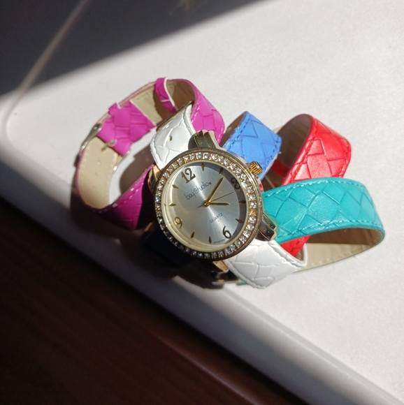 Watches - Picture 2 of 4